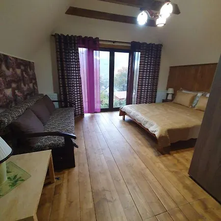 2-х поверховий будиночок у синяку Holiday home *
