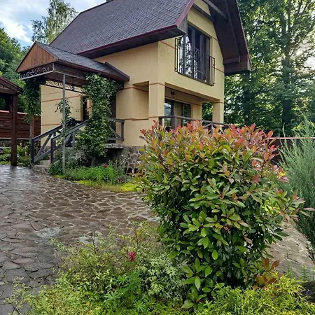 2-х поверховий будиночок у синяку Holiday home Sinyak (Transcarpathia)