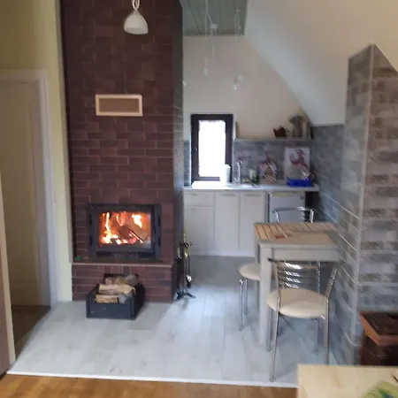 2-х поверховий будиночок у синяку Holiday home