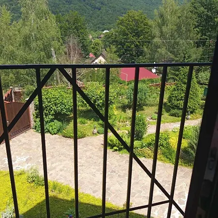 2-х поверховий будиночок у синяку Sinyak (Transcarpathia)